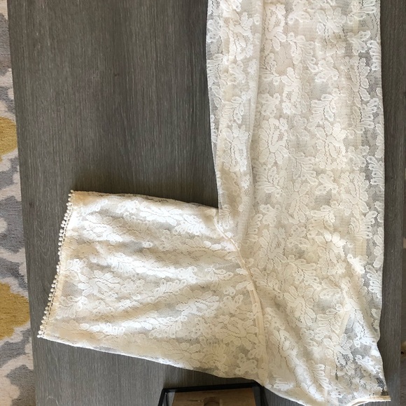 Express White Lace Kimono - Picture 5 of 6